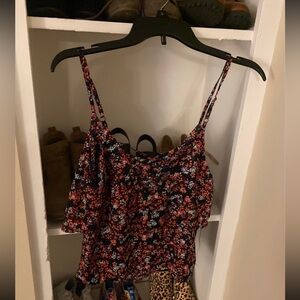 gently worn Size Medium floral print American Eagle crop top